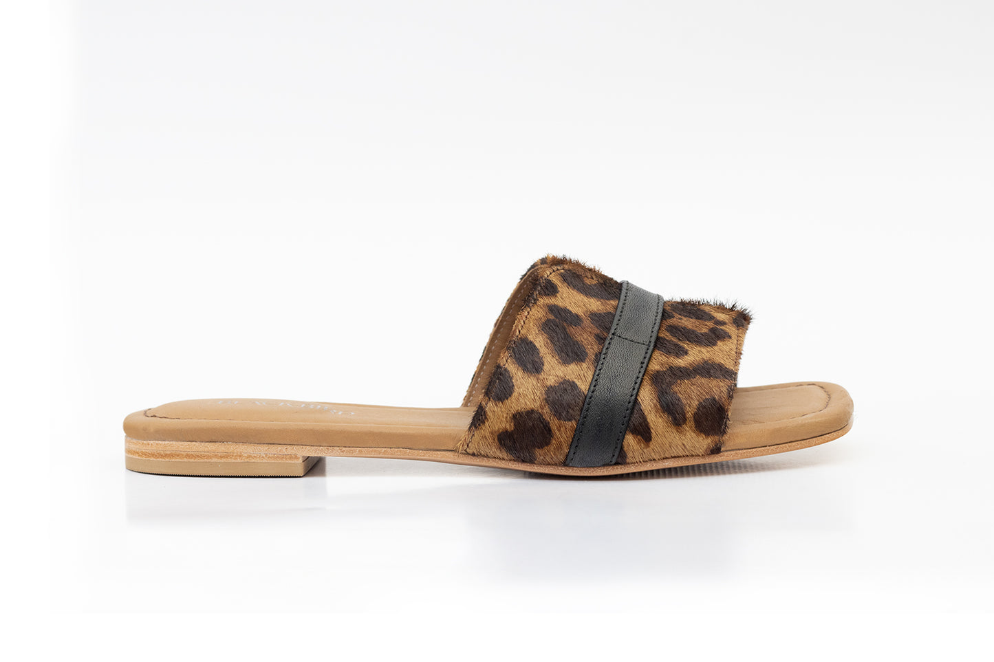 Alaina Natural Fur Black / Black Leather