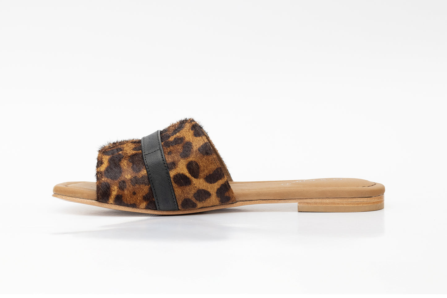 Alaina Natural Fur Black / Black Leather